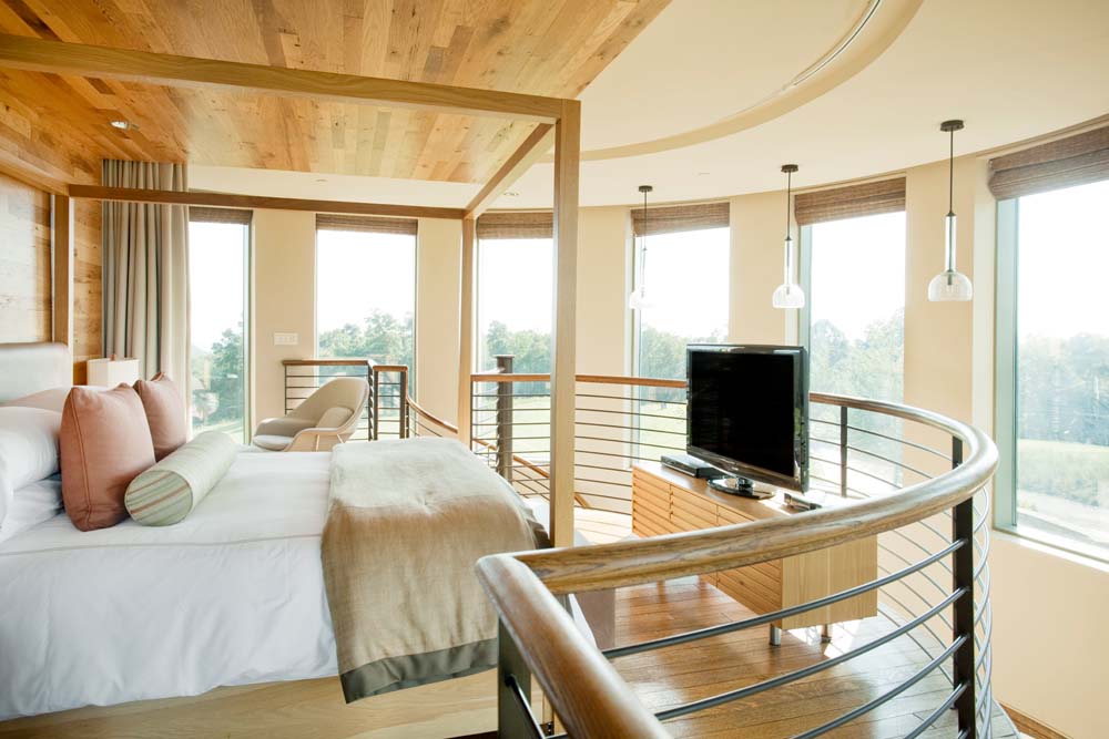 Primland Resort Pinnacles Suite sunny bedroom